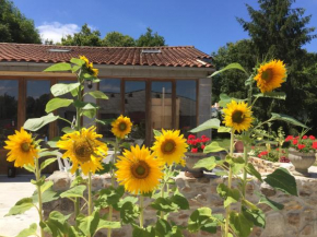 Гостиница Gîte climatisé de La Haute Rue  Тувуа